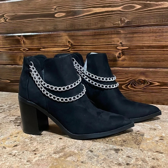Shoes - Black Boots with Double Chain